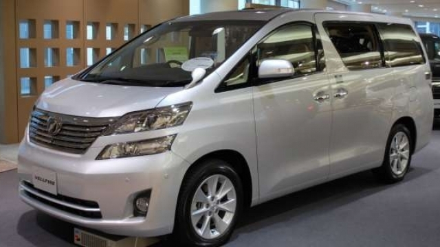 Sewa Mobil Alphard Pekanbaru