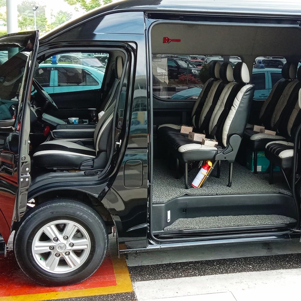 Rental Mobil Toyota Hiace Pekanbaru