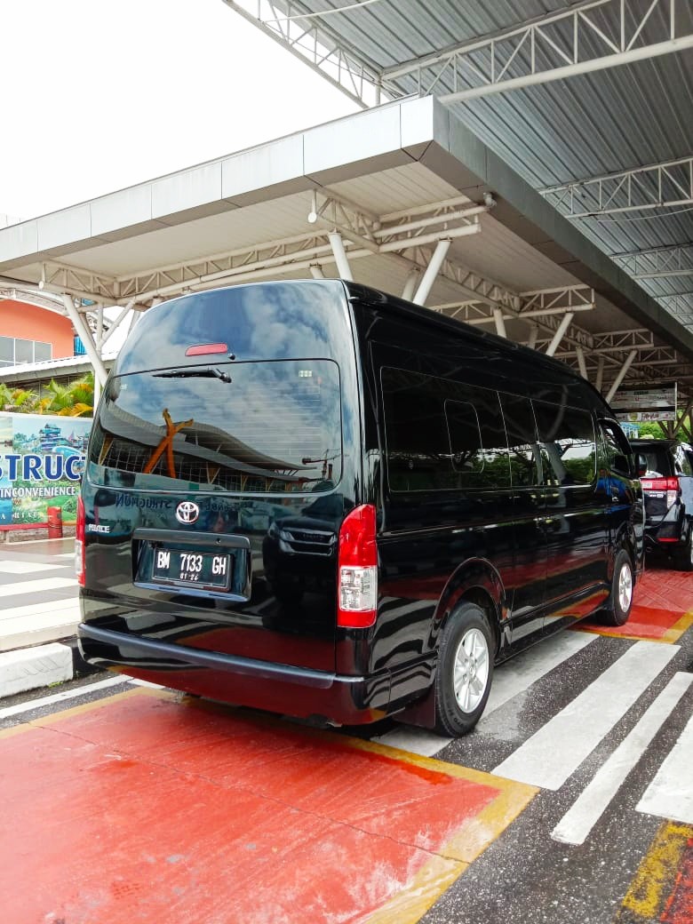 Rental Mobil Toyota Hiace Pekanbaru