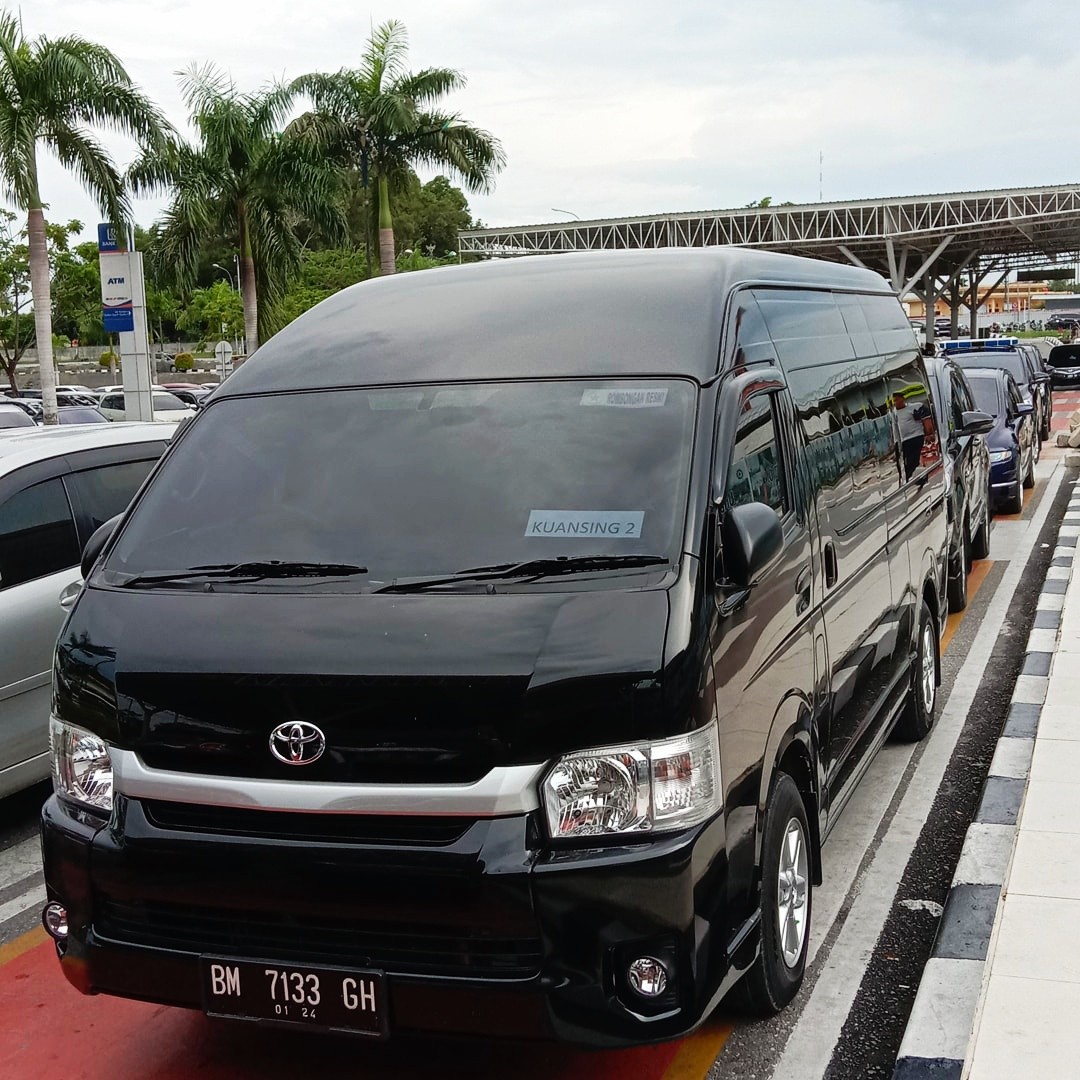 Rental Mobil Toyota Hiace Pekanbaru