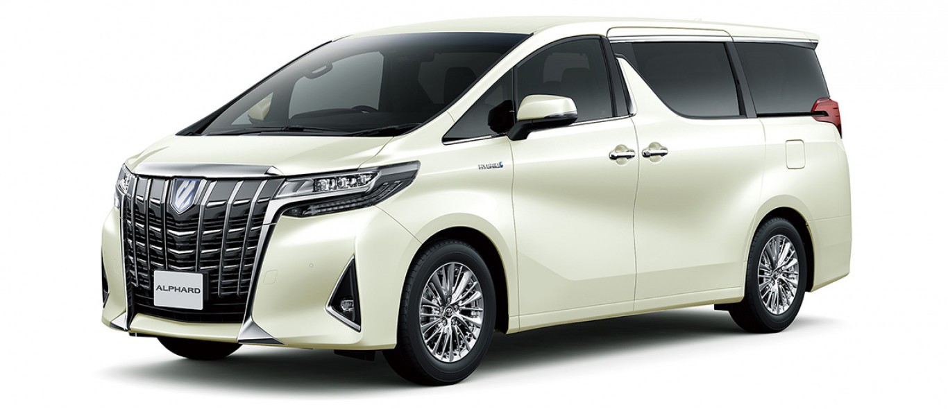 Toyota Alphard Menerima Penghargaan